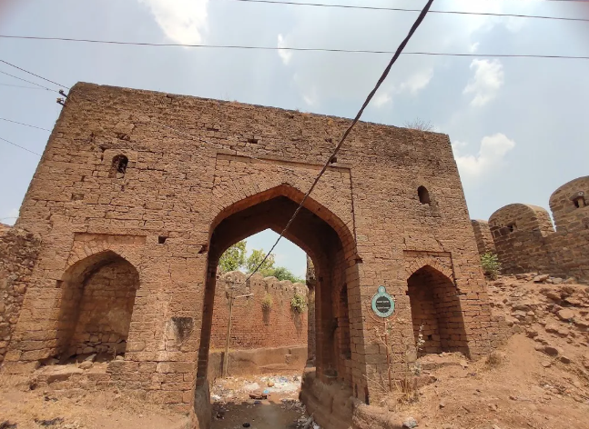 Dulhan Darwaza, Bidar, Karnataka - Vushii.com Dulhan Darwaza, Bidar, Karnataka - Vushii.com